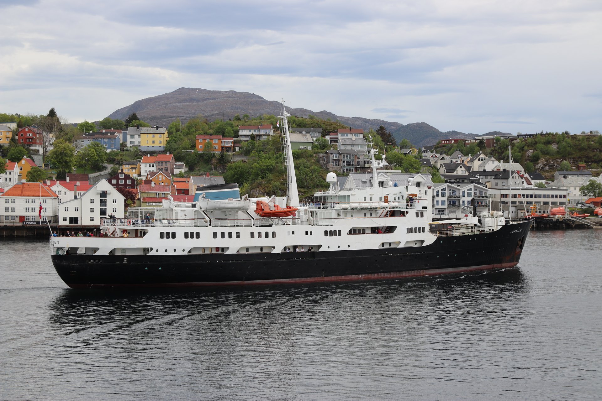 Hurtigrutenschiff MS Lofoten, "Die alte Lady"