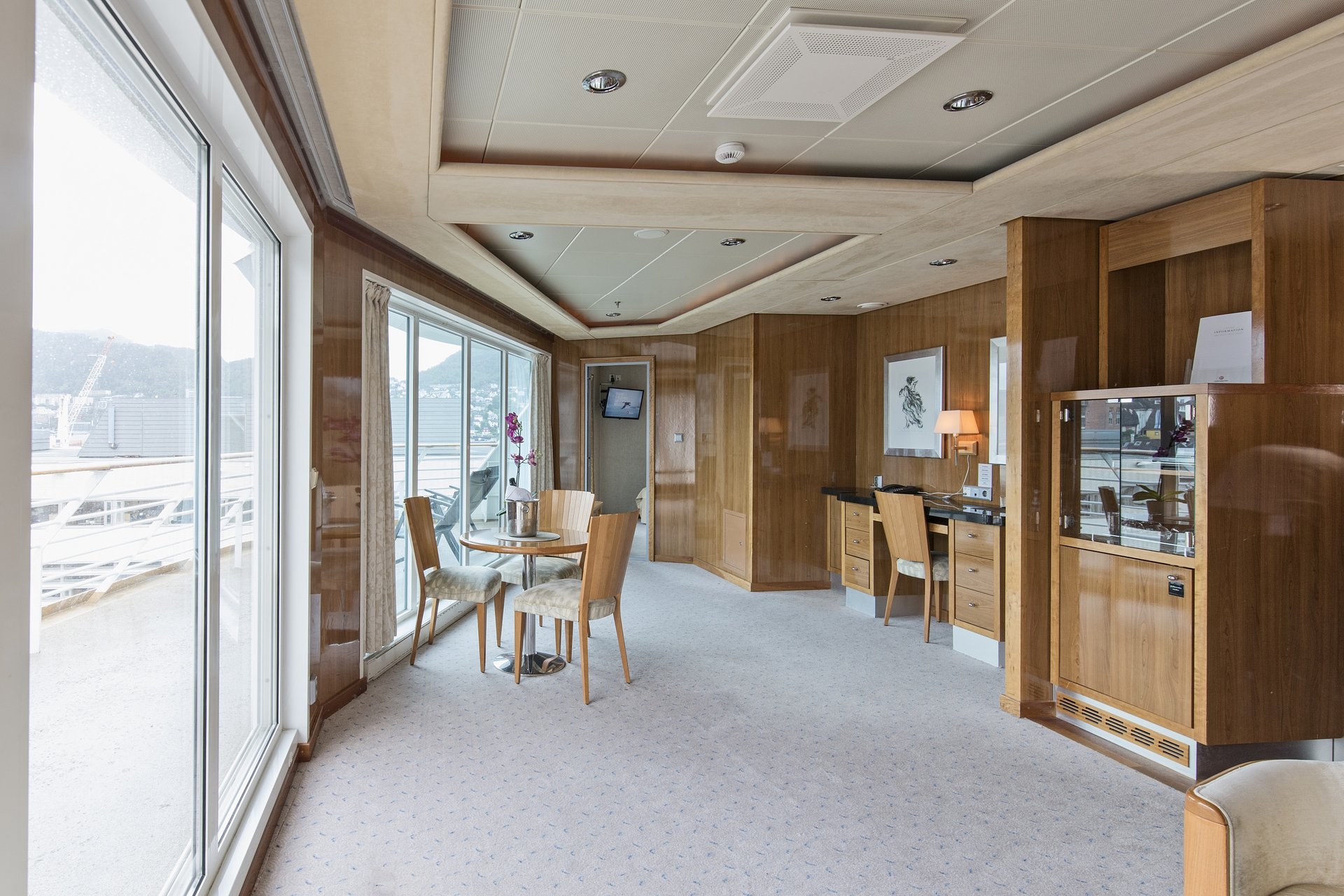 Expedition-Suite, Kategorie MX, 825-2, MS Trollfjord, (c) Agurtxane Concellon, Hurtigruten